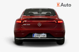 punainen Mercedes-Benz EQE 2022 kuva 4.