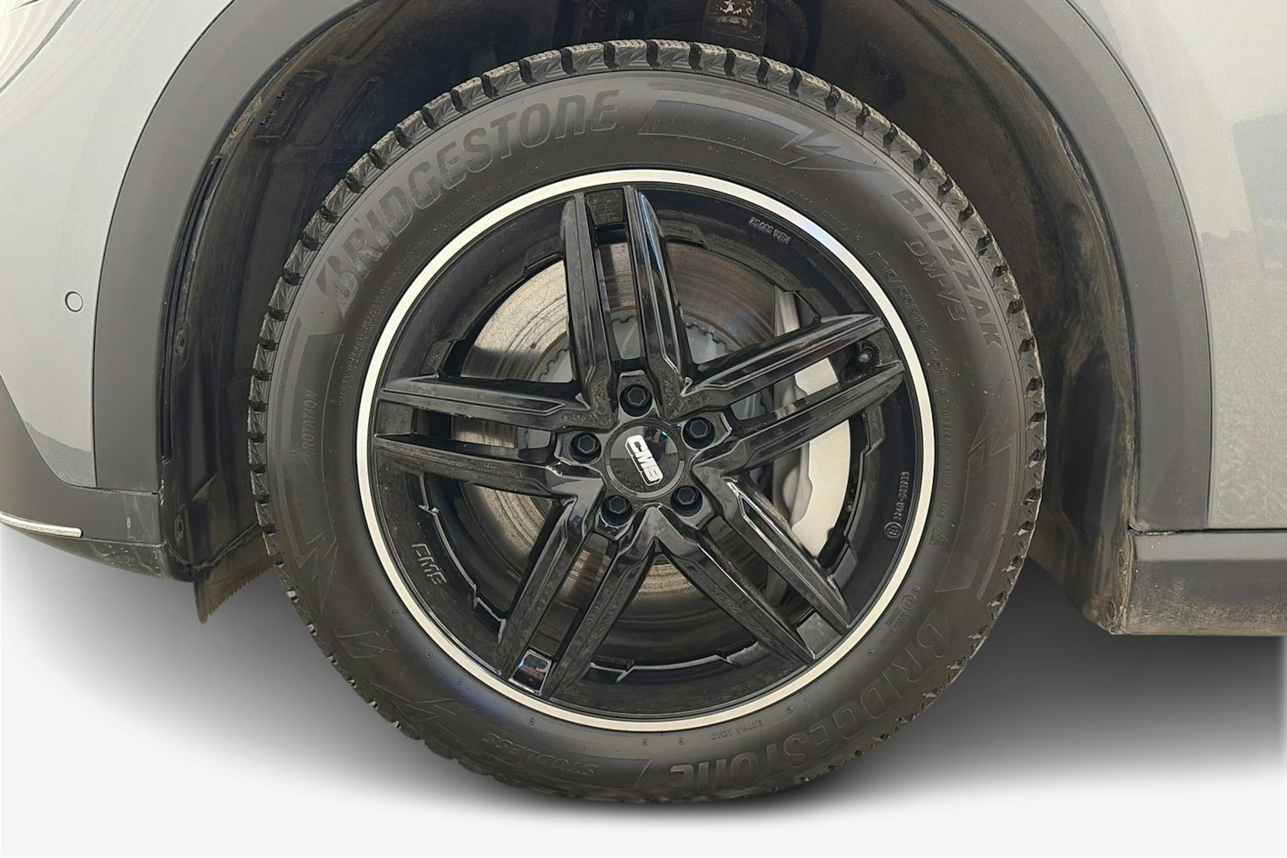 harmaa Mercedes-Benz EQE SUV 2023 kuva 9.