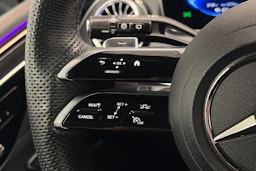 harmaa Mercedes-Benz EQE SUV 2023 kuva 17.