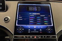 harmaa Mercedes-Benz EQE SUV 2023 kuva 26.