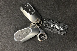 harmaa Mercedes-Benz EQE 2023 kuva 30.
