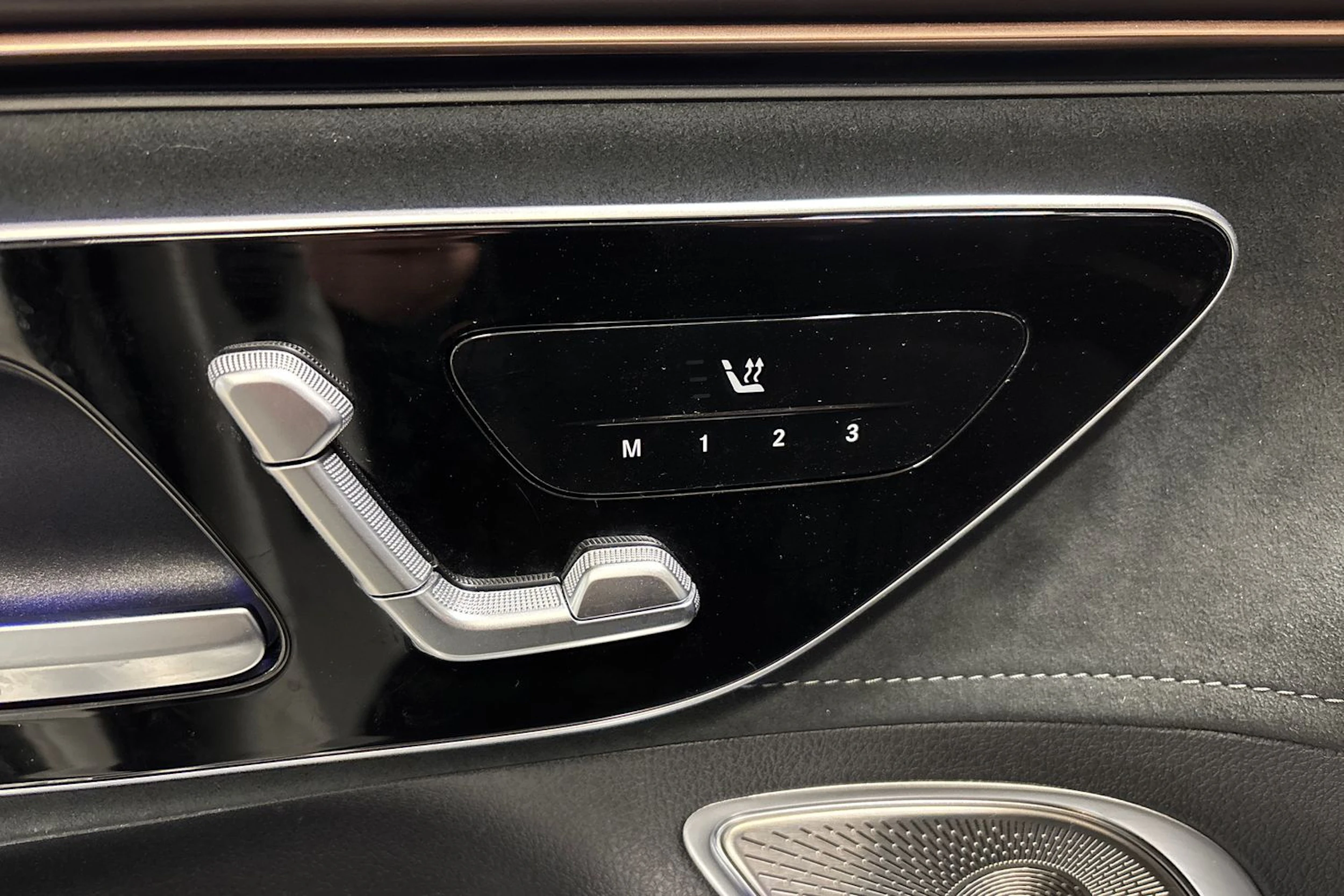 valkoinen Mercedes-Benz EQE 2023 kuva 5.
