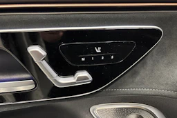 valkoinen Mercedes-Benz EQE 2023 kuva 5.