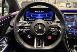 valkoinen Mercedes-Benz EQE 2023 kuva 6.