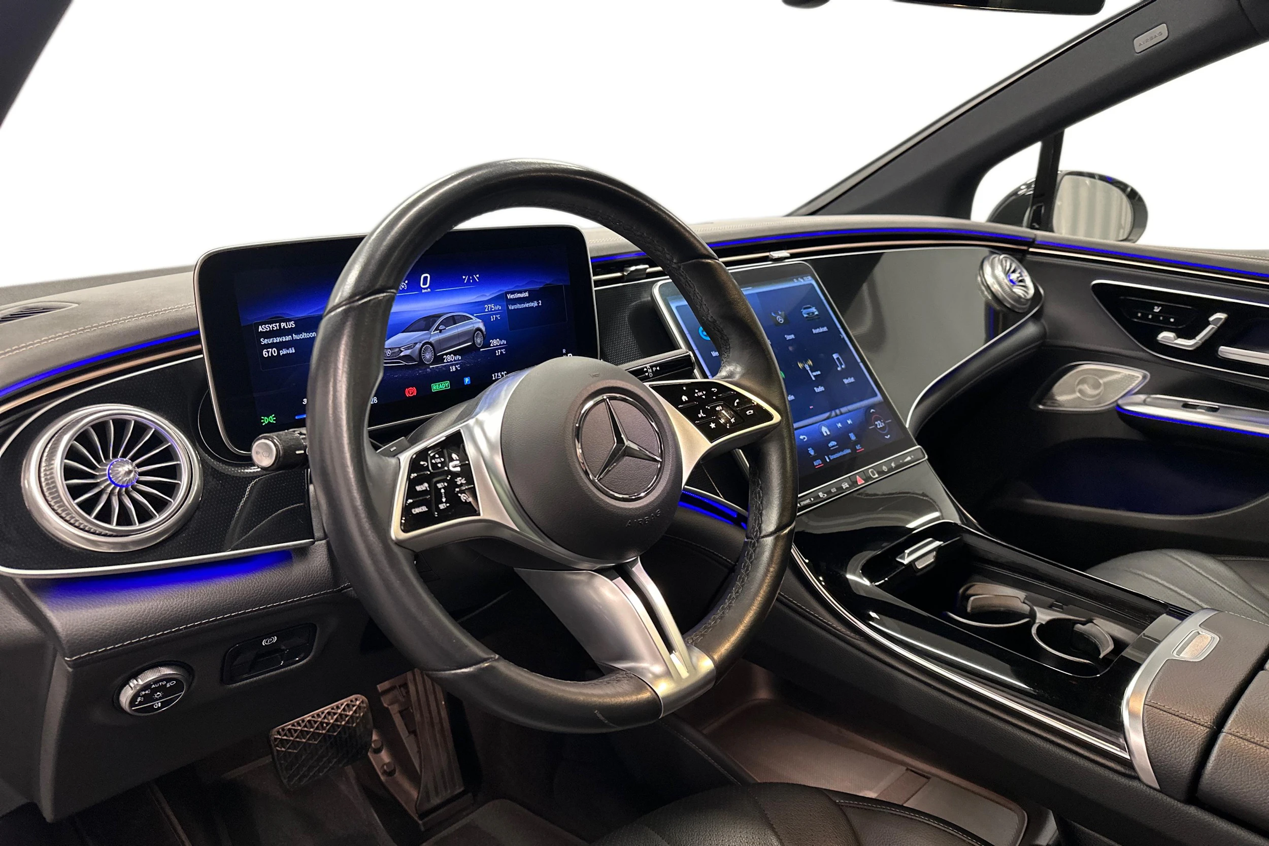 musta Mercedes-Benz EQE 2023 kuva 8.