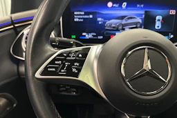 musta Mercedes-Benz EQE 2023 kuva 15.