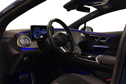sininen Mercedes-Benz EQE 2023 kuva 3.