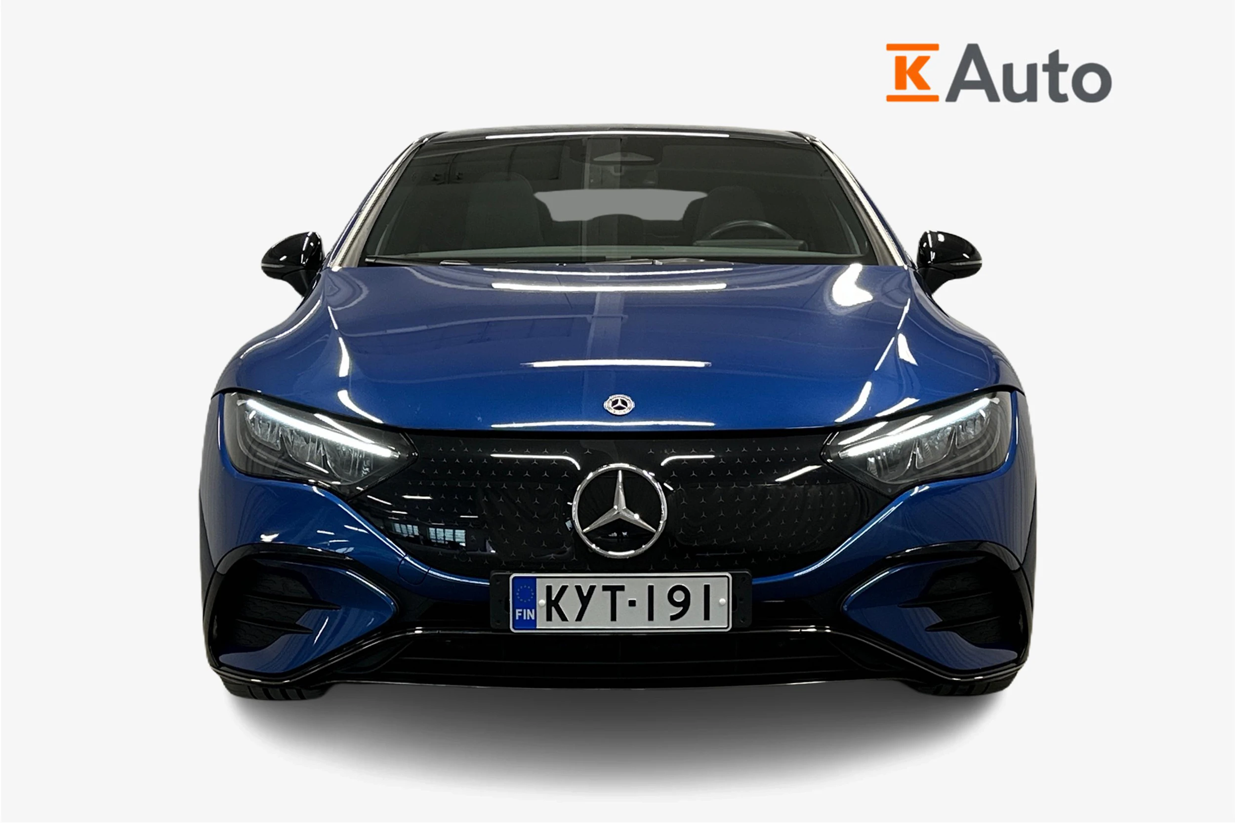 sininen Mercedes-Benz EQE 2023 kuva 4.