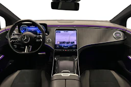 sininen Mercedes-Benz EQE 2023 kuva 7.