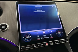 sininen Mercedes-Benz EQE 2023 kuva 27.