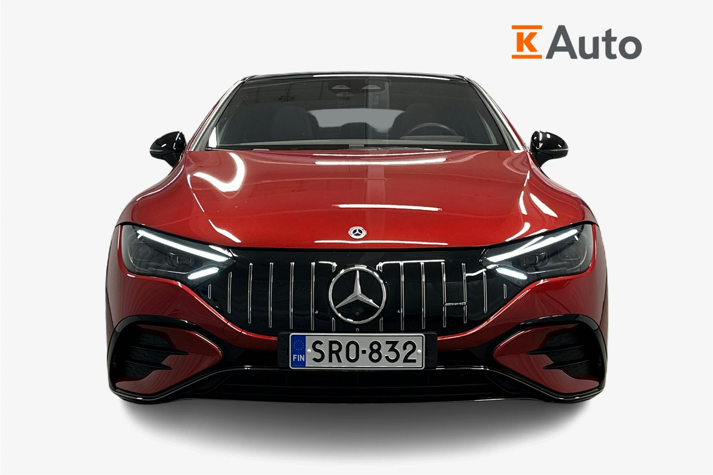 punainen Mercedes-Benz EQE 2023 kuva 5.