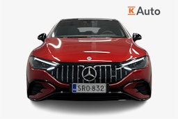 punainen Mercedes-Benz EQE 2023 kuva 5.