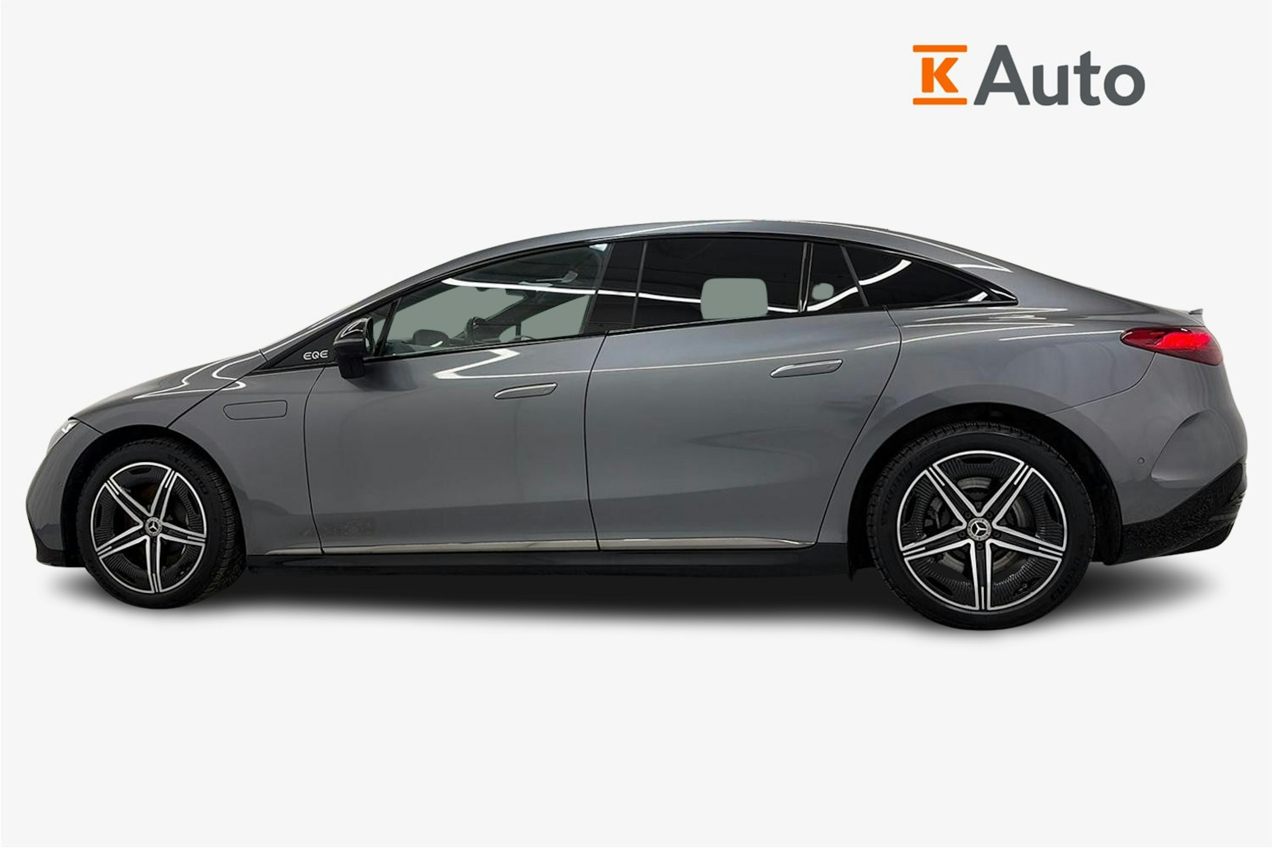 harmaa Mercedes-Benz EQE 2023 kuva 6.