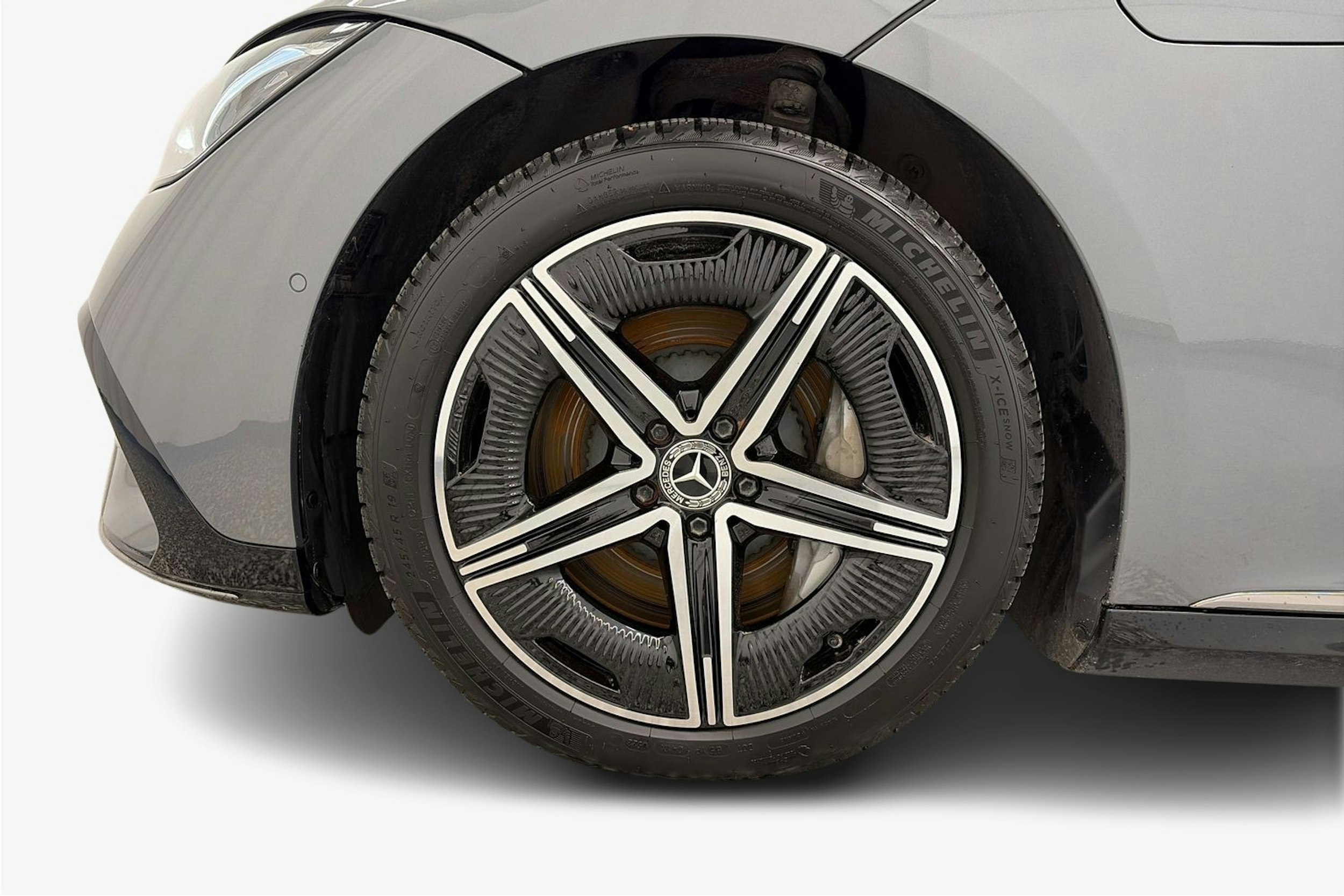 harmaa Mercedes-Benz EQE 2023 kuva 11.