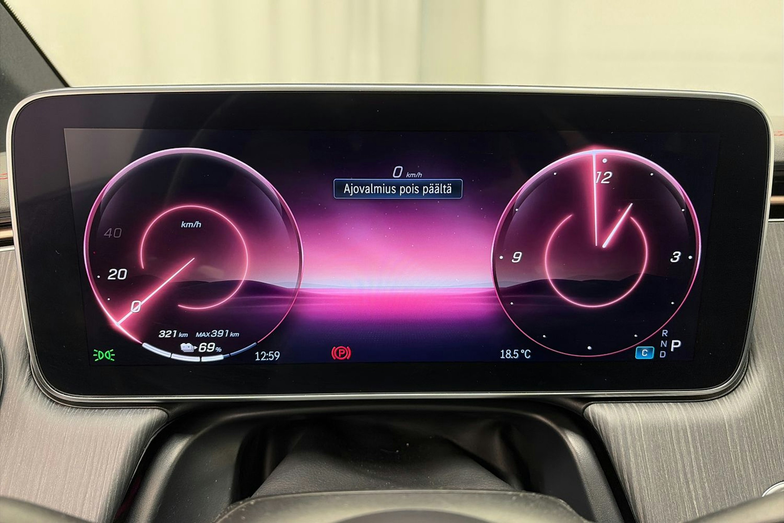 harmaa Mercedes-Benz EQE 2023 kuva 18.