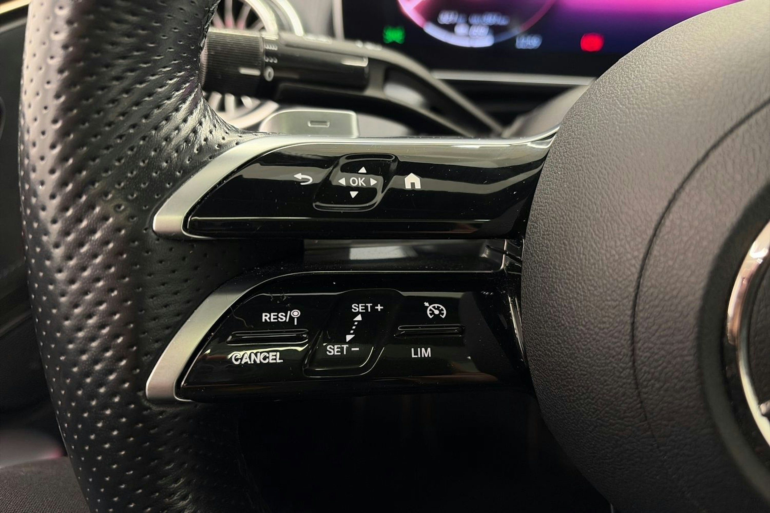 harmaa Mercedes-Benz EQE 2023 kuva 19.