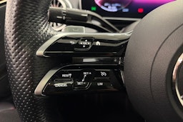 harmaa Mercedes-Benz EQE 2023 kuva 19.