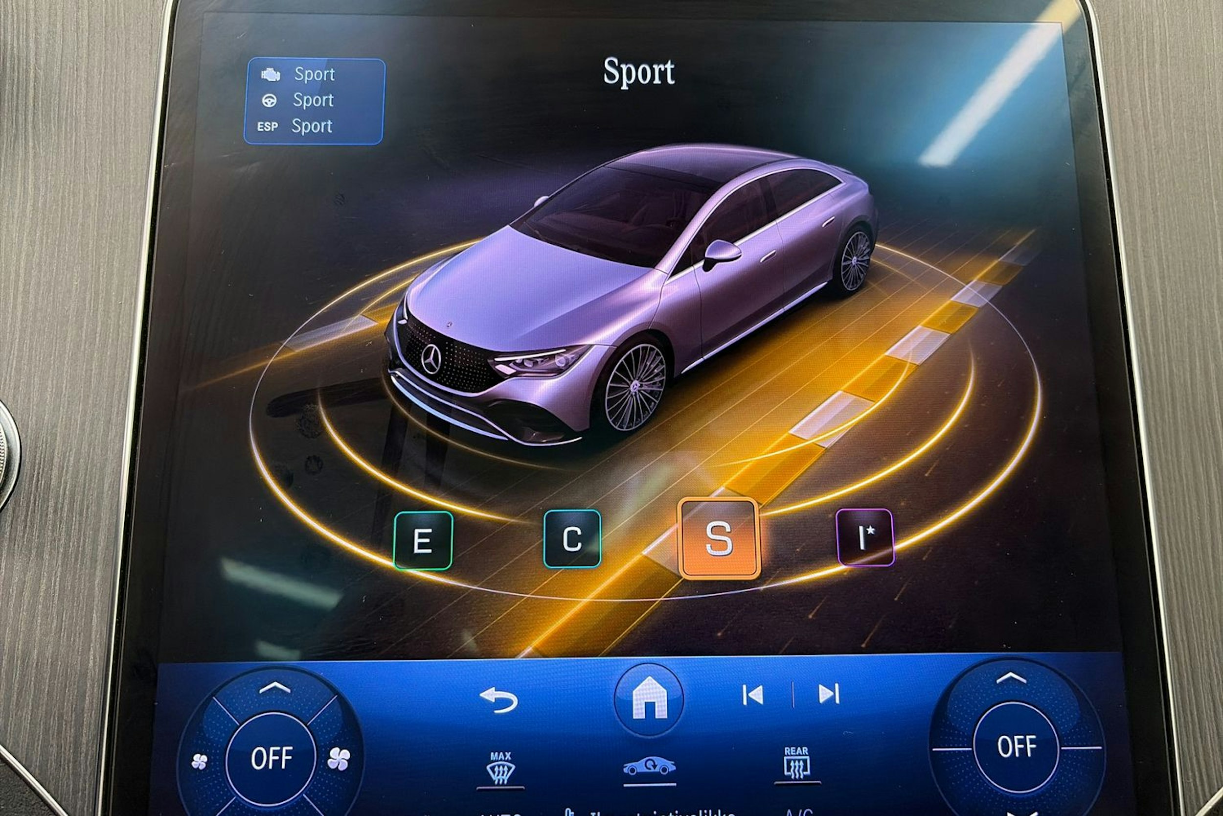 harmaa Mercedes-Benz EQE 2023 kuva 27.