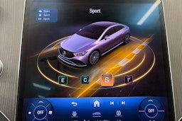 harmaa Mercedes-Benz EQE 2023 kuva 27.