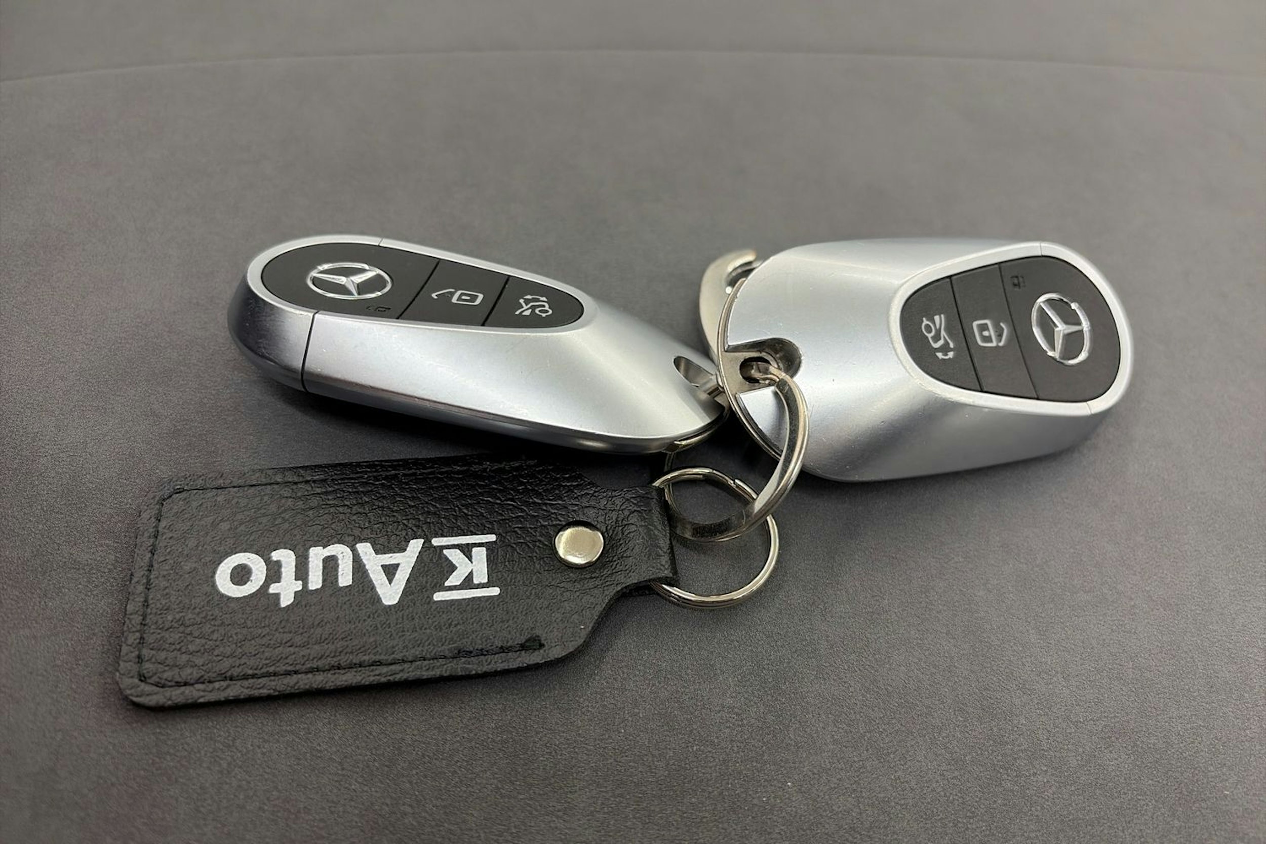 harmaa Mercedes-Benz EQE 2023 kuva 29.