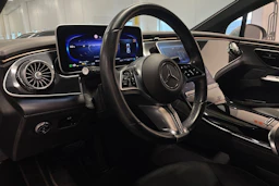 harmaa Mercedes-Benz EQE 2023 kuva 29.