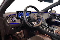 musta Mercedes-Benz EQE 2023 kuva 6.