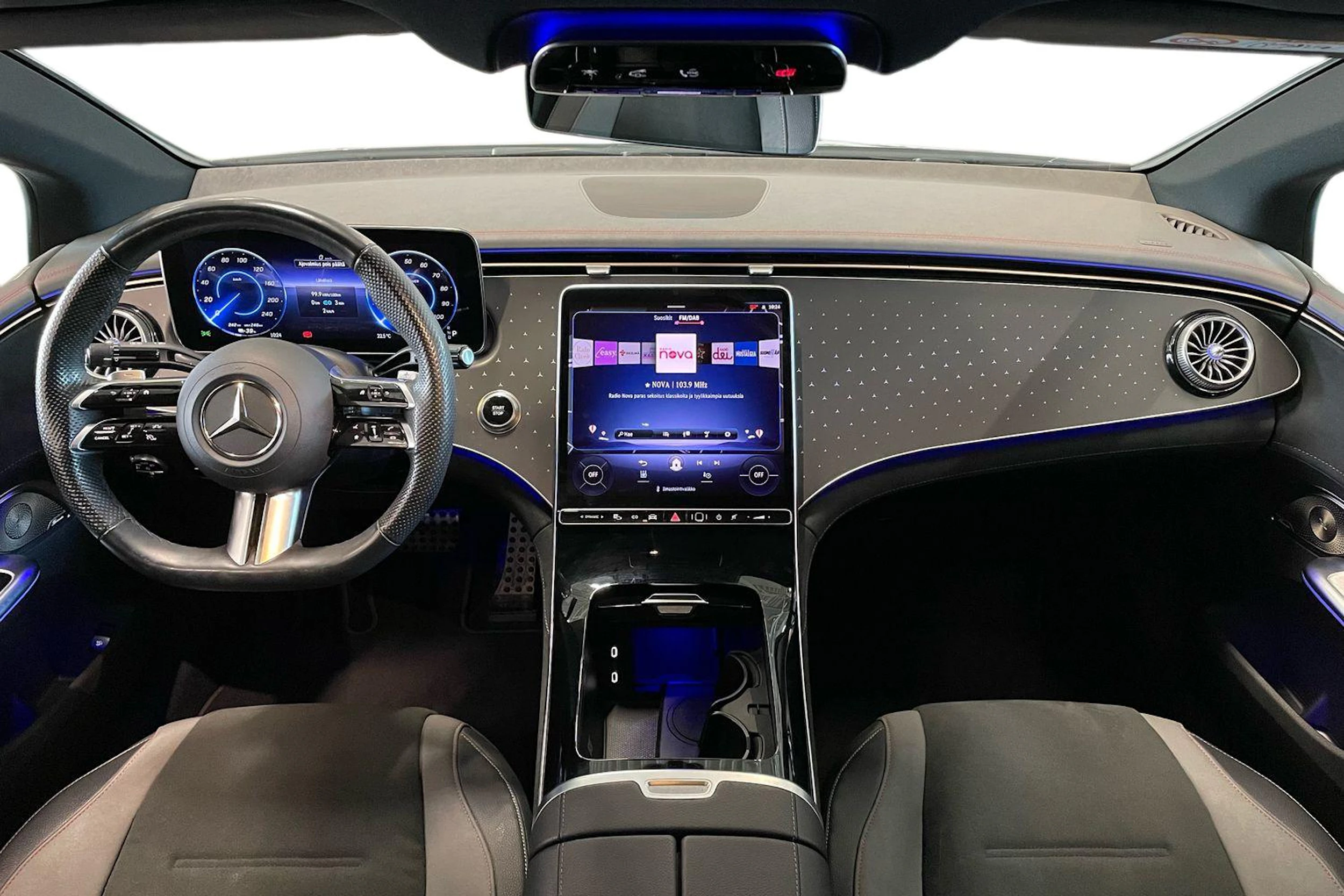 musta Mercedes-Benz EQE 2023 kuva 7.