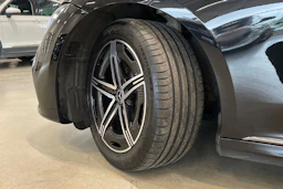musta Mercedes-Benz EQE 2023 kuva 10.