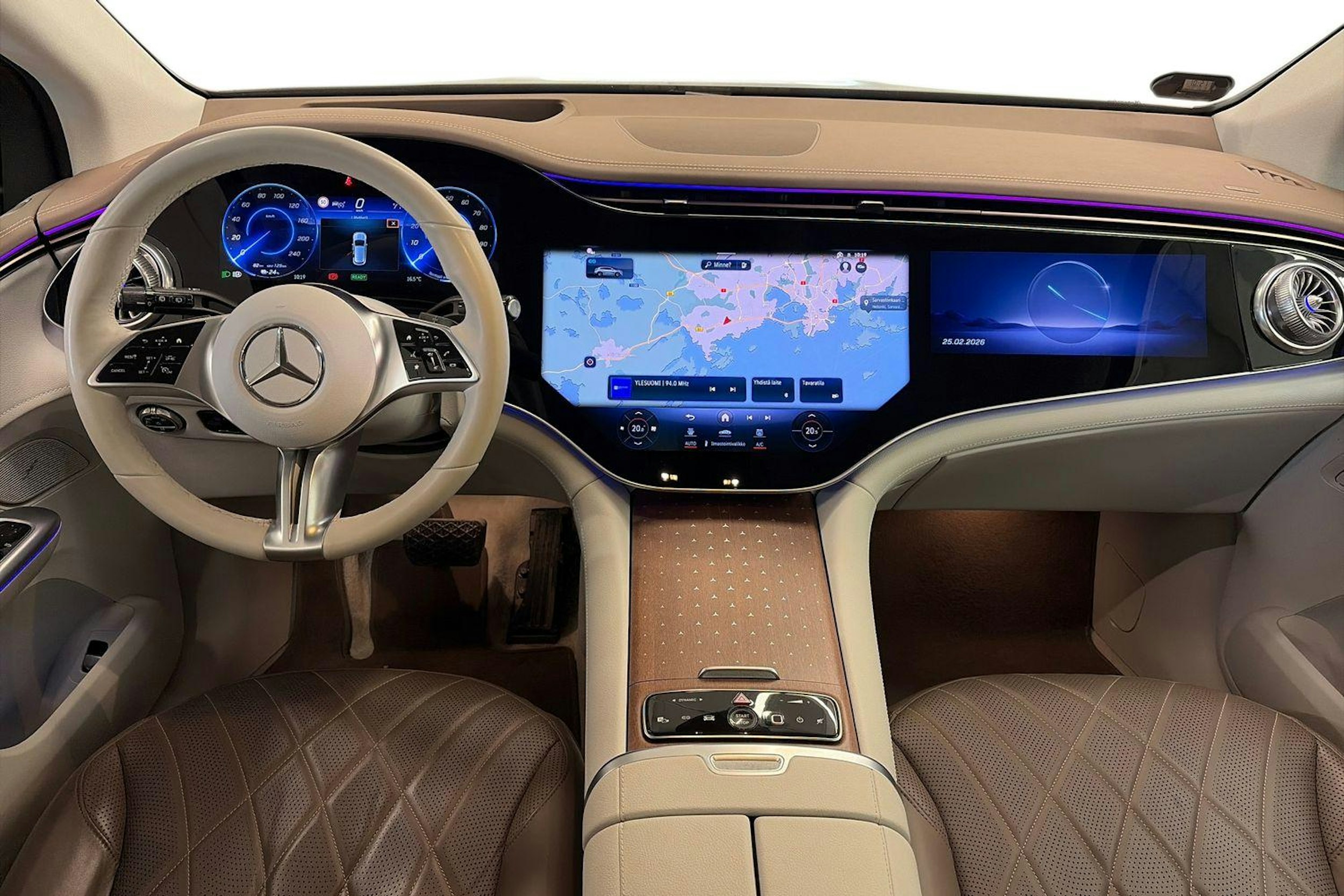 harmaa Mercedes-Benz EQE 2024 kuva 9.