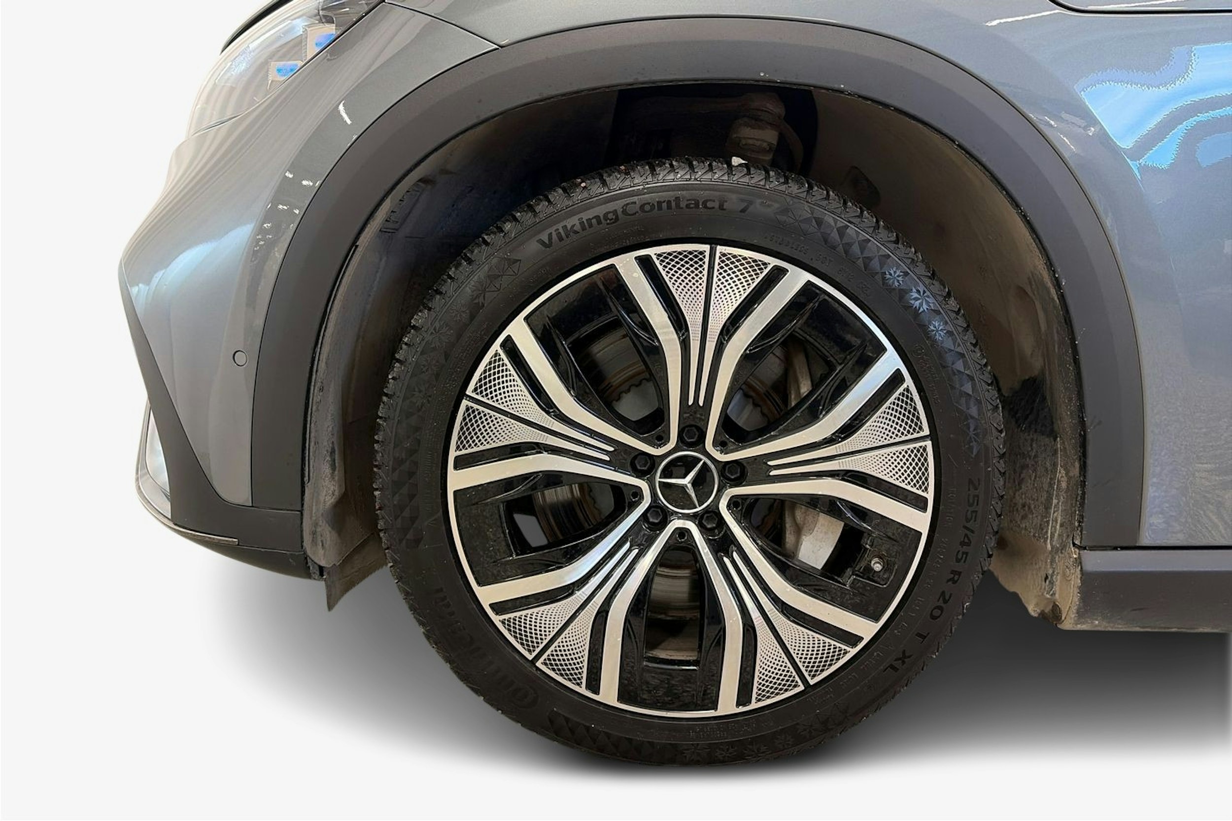 harmaa Mercedes-Benz EQE 2024 kuva 11.