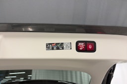 harmaa Mercedes-Benz EQE 2024 kuva 15.