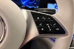 harmaa Mercedes-Benz EQE 2024 kuva 23.