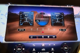 harmaa Mercedes-Benz EQE 2024 kuva 33.