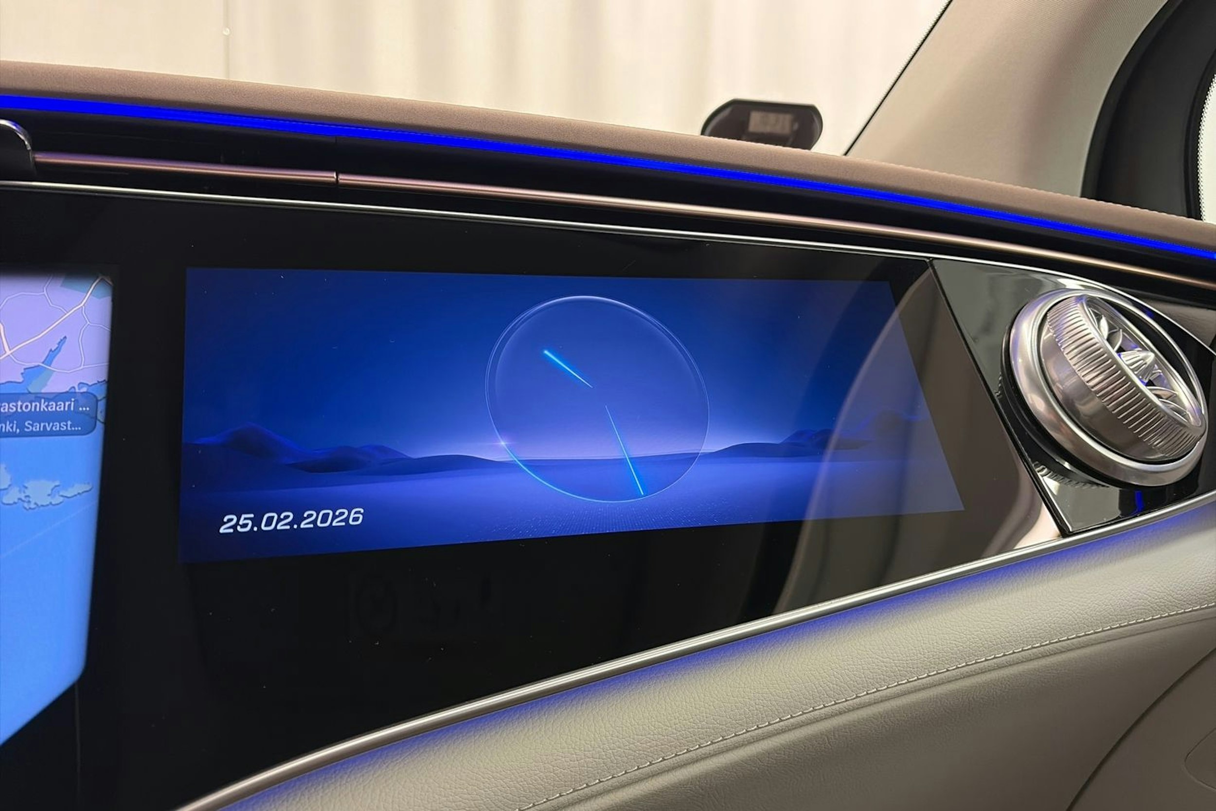 harmaa Mercedes-Benz EQE 2024 kuva 35.