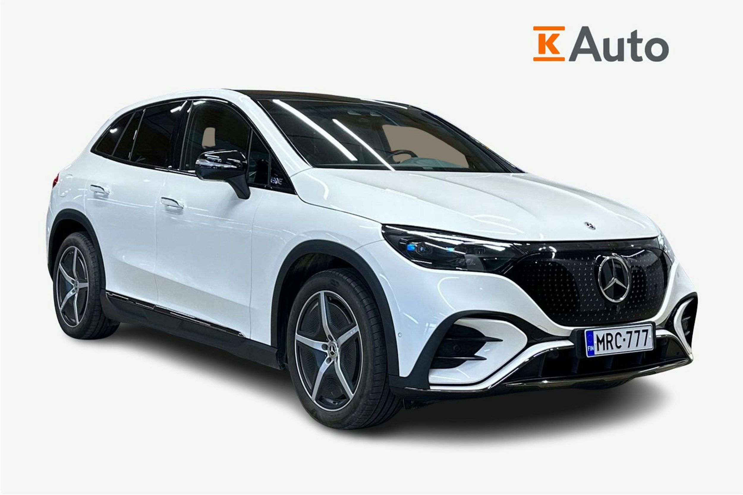 valkoinen Mercedes-Benz EQE 2024 kuva 1.