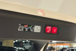 valkoinen Mercedes-Benz EQE 2024 kuva 44.