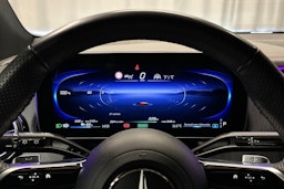 harmaa Mercedes-Benz EQE SUV 2024 kuva 16.