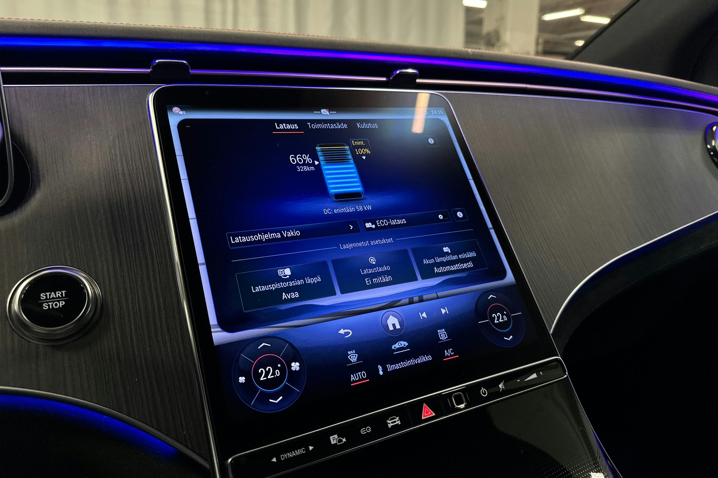 harmaa Mercedes-Benz EQE SUV 2024 kuva 17.