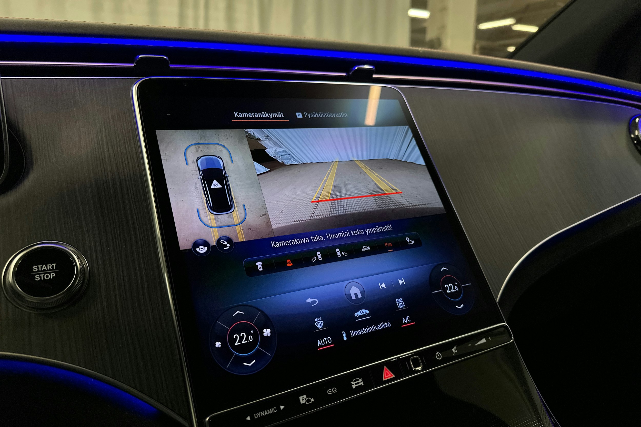 harmaa Mercedes-Benz EQE SUV 2024 kuva 18.