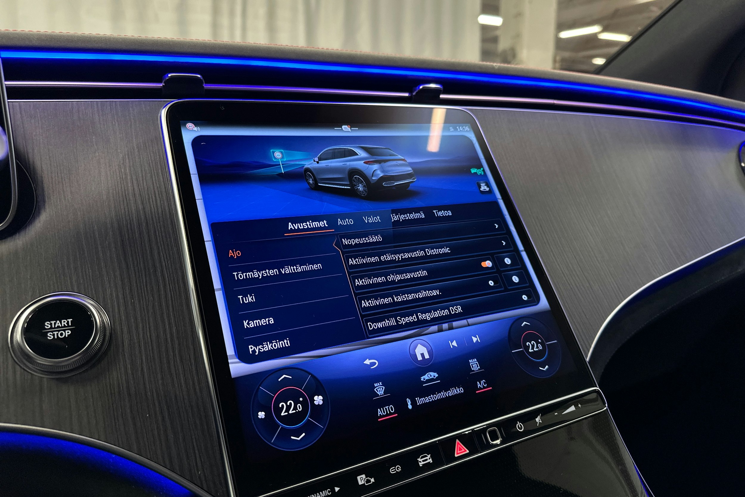 harmaa Mercedes-Benz EQE SUV 2024 kuva 19.