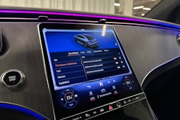 harmaa Mercedes-Benz EQE SUV 2024 kuva 20.