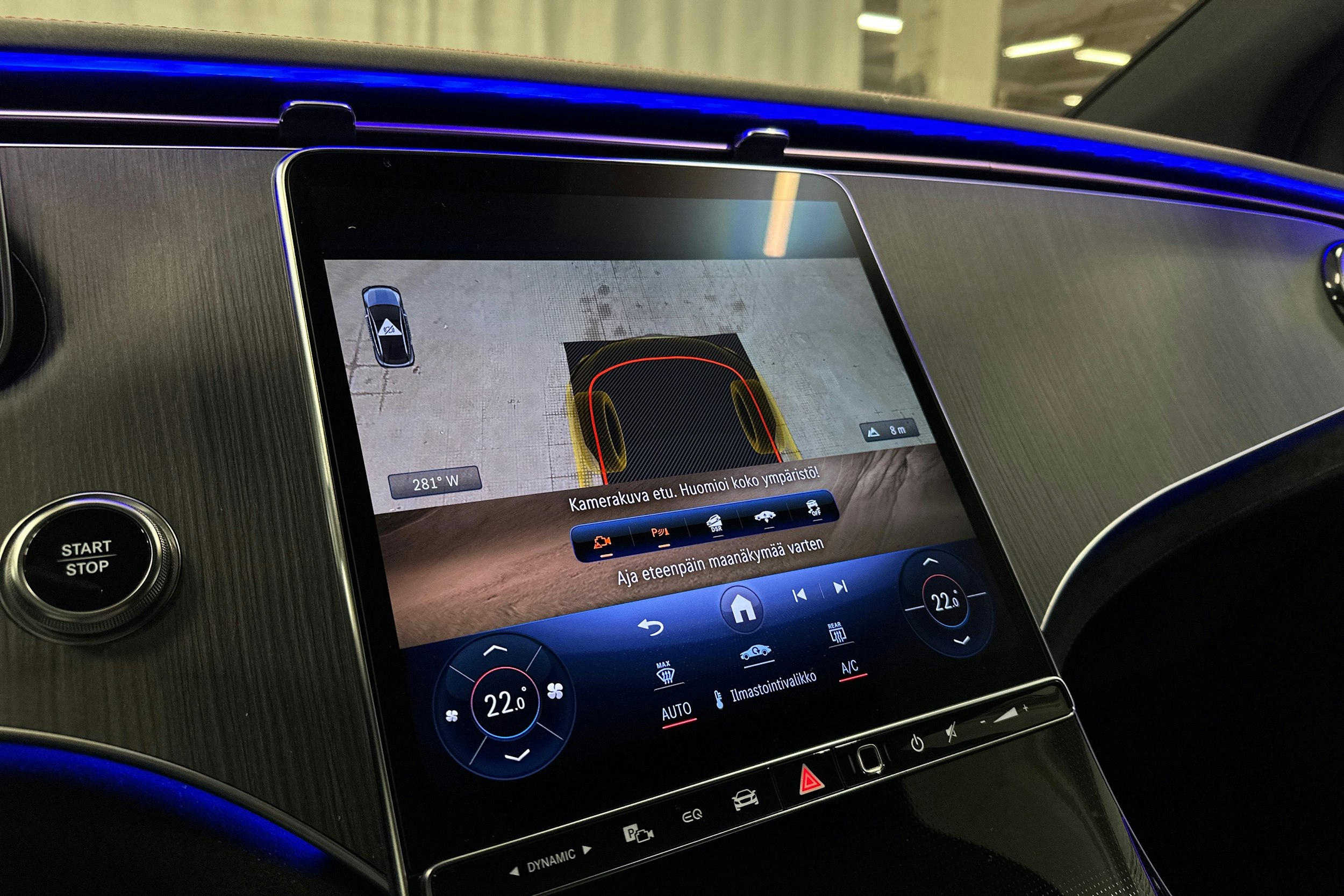 harmaa Mercedes-Benz EQE SUV 2024 kuva 23.