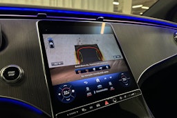 harmaa Mercedes-Benz EQE SUV 2024 kuva 23.