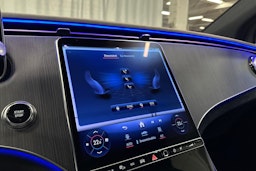 harmaa Mercedes-Benz EQE SUV 2024 kuva 25.