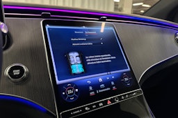 harmaa Mercedes-Benz EQE SUV 2024 kuva 26.