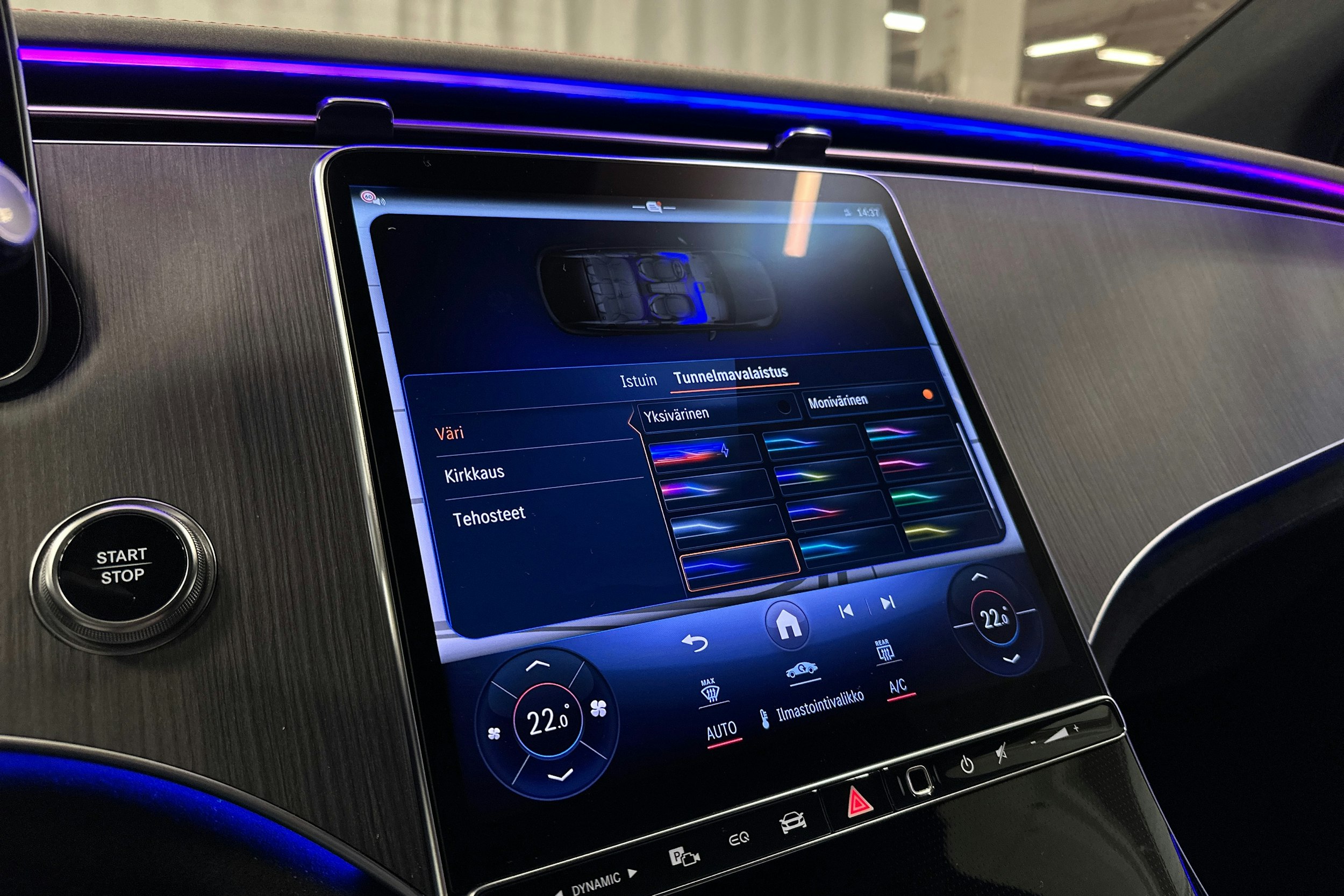 harmaa Mercedes-Benz EQE SUV 2024 kuva 27.