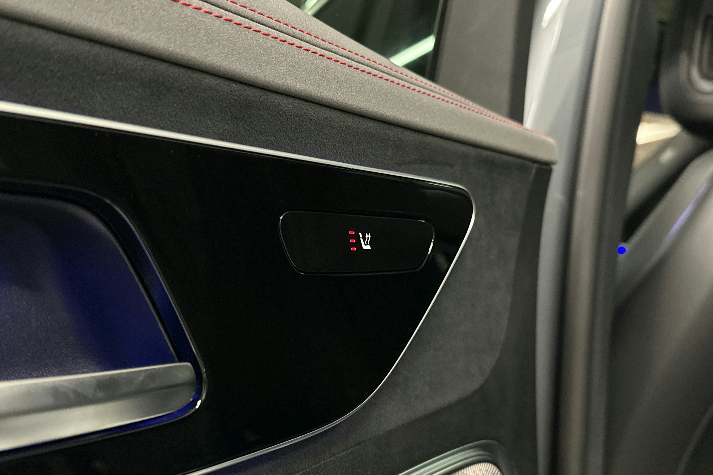 harmaa Mercedes-Benz EQE SUV 2024 kuva 33.