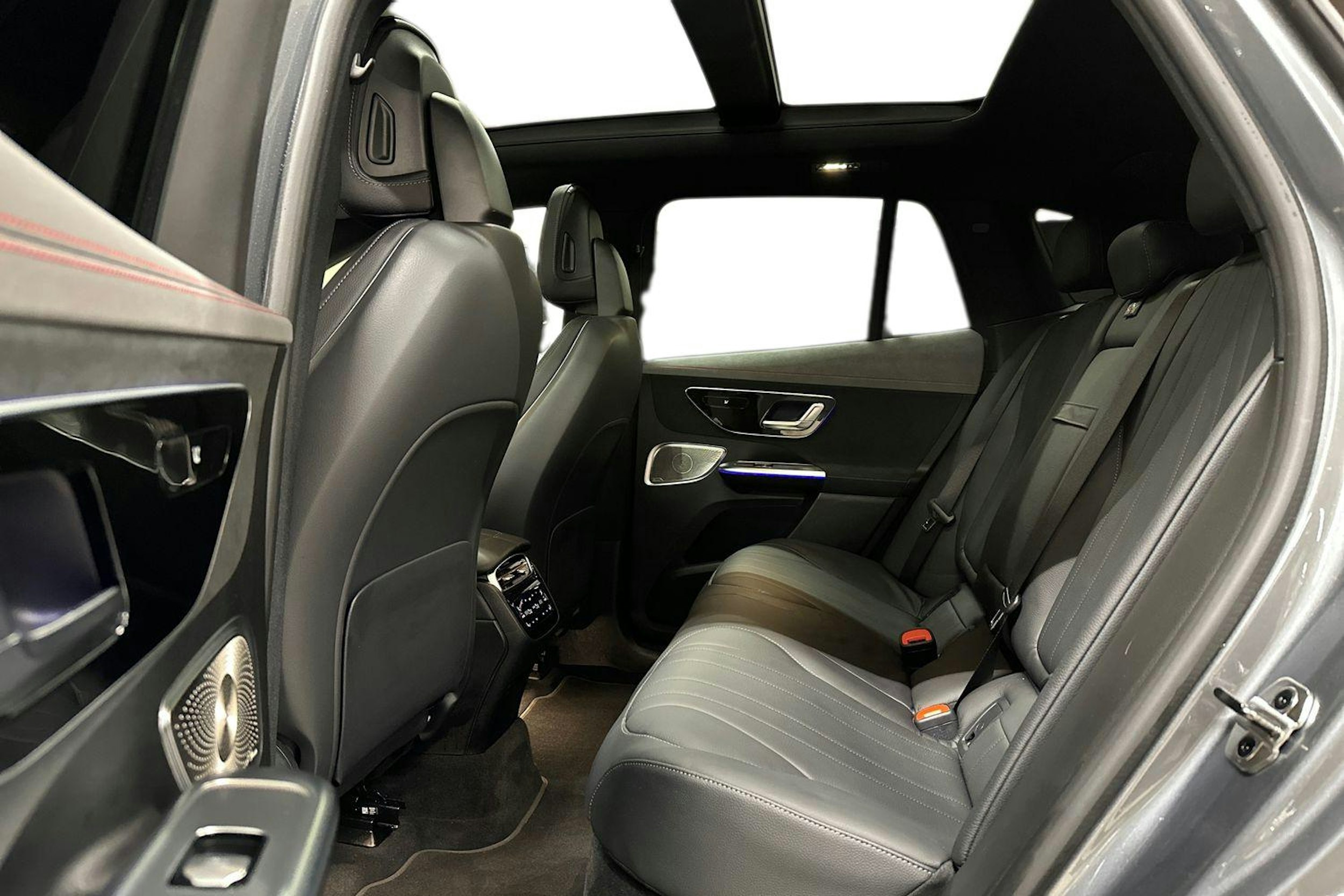 harmaa Mercedes-Benz EQE SUV 2024 kuva 10.