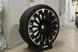 harmaa Mercedes-Benz EQE SUV 2024 kuva 13.