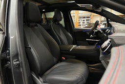 harmaa Mercedes-Benz EQE SUV 2024 kuva 14.